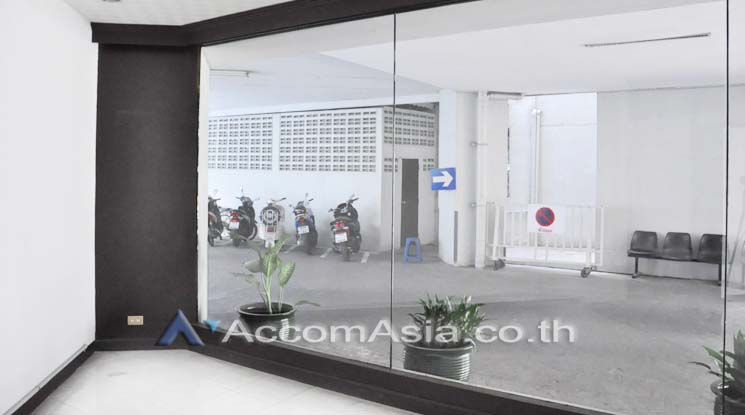 9  Apartment For Rent in Sukhumvit ,Bangkok BTS Nana at Perfect for Pet lovers Apartment, near NIST Intl AA10558